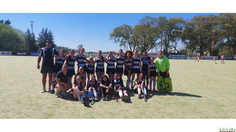 Hockey: Alma Juniors visitó a Santa Fe Rugby Club